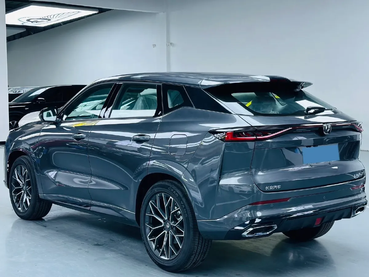 2025 ChangAn UNI-Z 1.5T 192HP L4 7DCT,autocango,china used car exporter,china ev exporter,chinese used car exporter,chinese used ev exporter