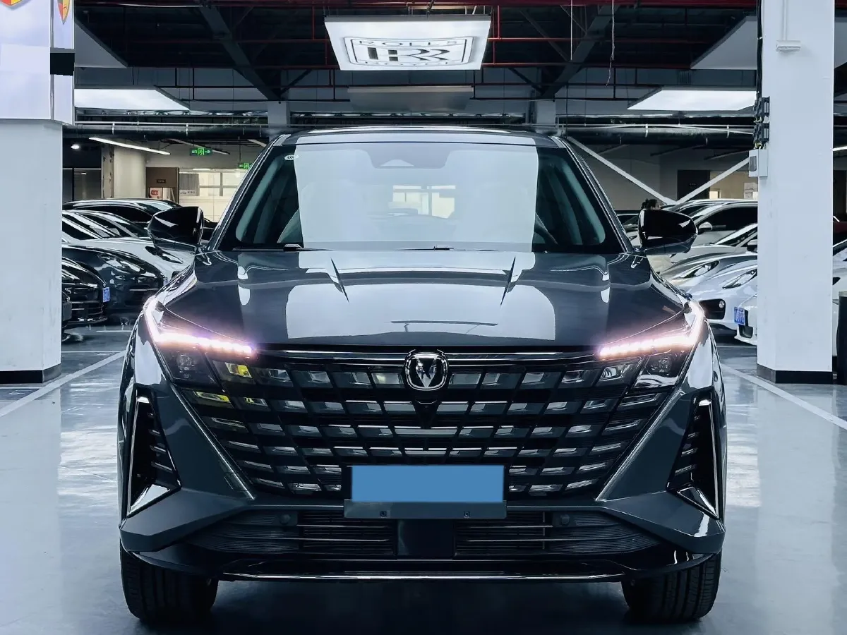 2025 ChangAn UNI-Z 1.5T 192HP L4 7DCT,autocango,china used car exporter,china ev exporter,chinese used car exporter,chinese used ev exporter
