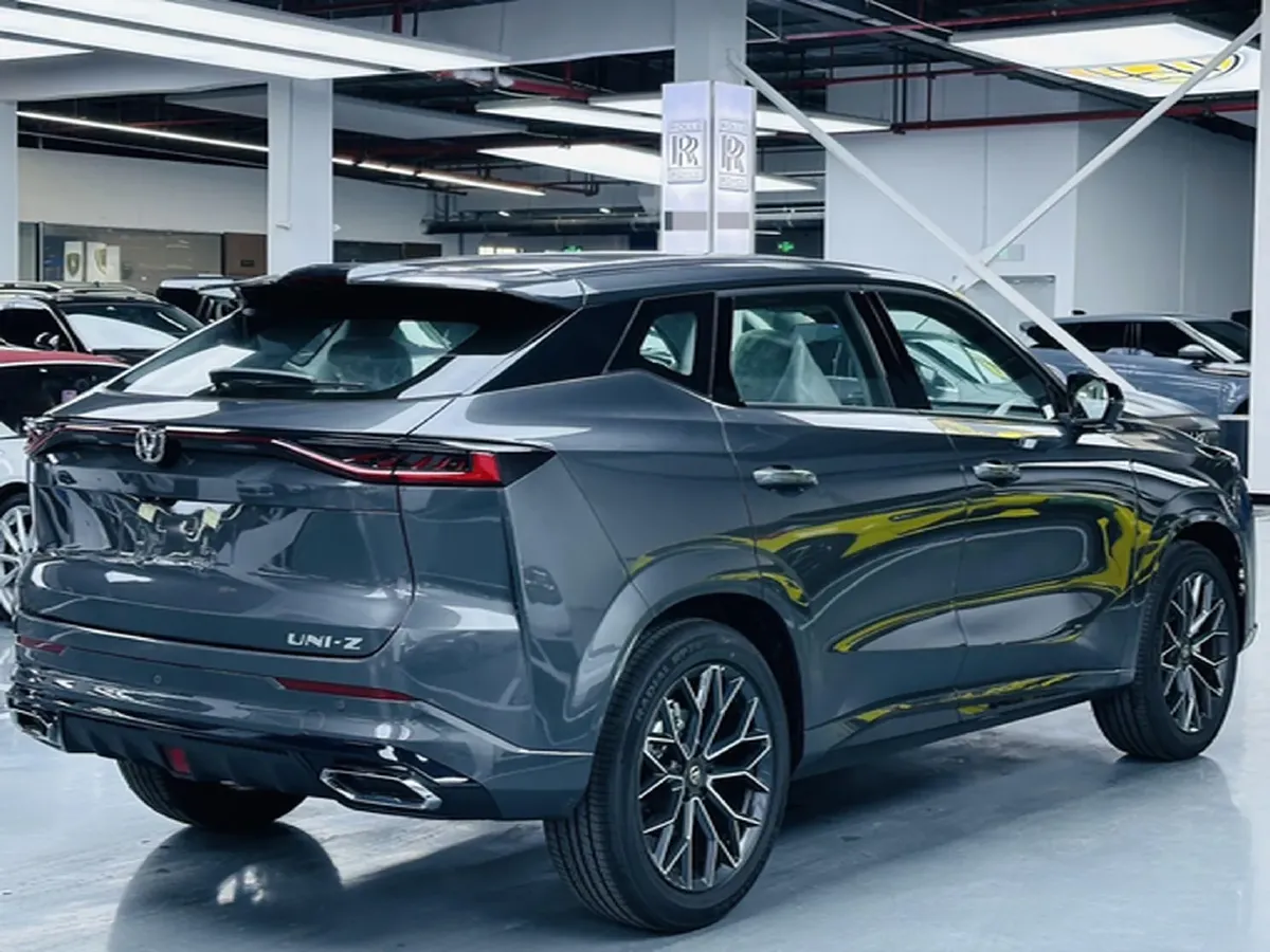 2025 ChangAn UNI-Z 1.5T 192HP L4 7DCT,autocango,china used car exporter,china ev exporter,chinese used car exporter,chinese used ev exporter