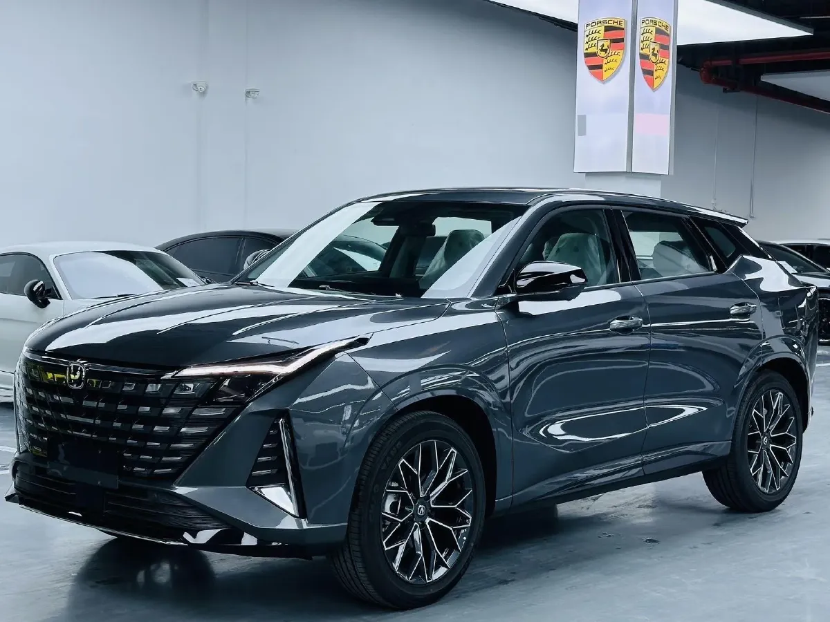 2025 ChangAn UNI-Z 1.5T 192HP L4 7DCT,autocango,china used car exporter,china ev exporter,chinese used car exporter,chinese used ev exporter