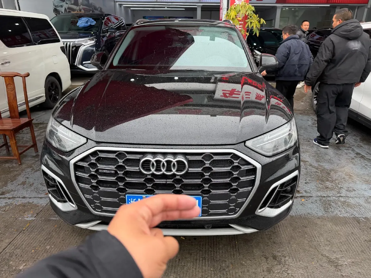 2022 Audi Q5L 2.0T 252HP L4 7DCT,autocango,china used car exporter,china ev exporter,chinese used car exporter,chinese used ev exporter