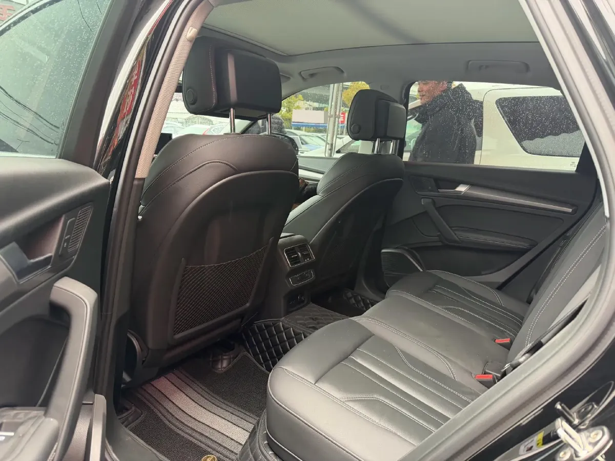 2022 Audi Q5L 2.0T 252HP L4 7DCT,autocango,china used car exporter,china ev exporter,chinese used car exporter,chinese used ev exporter