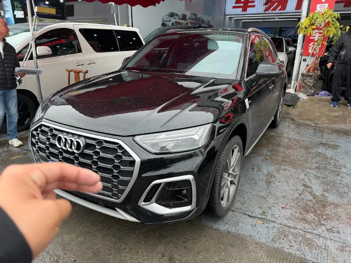 2022 Audi Q5L 2.0T 252HP L4 7DCT,autocango,china used car exporter,china ev exporter,chinese used car exporter,chinese used ev exporter