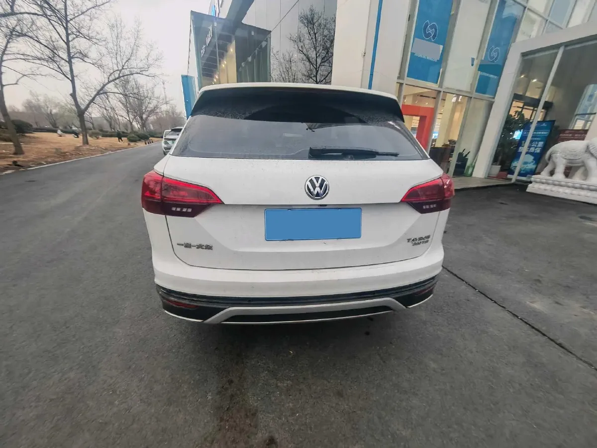 2019 MINI CLUBMAN 1.5T 102HP L3 6AT,autocango,china used car exporter,china ev exporter,chinese used car exporter,chinese used ev exporter