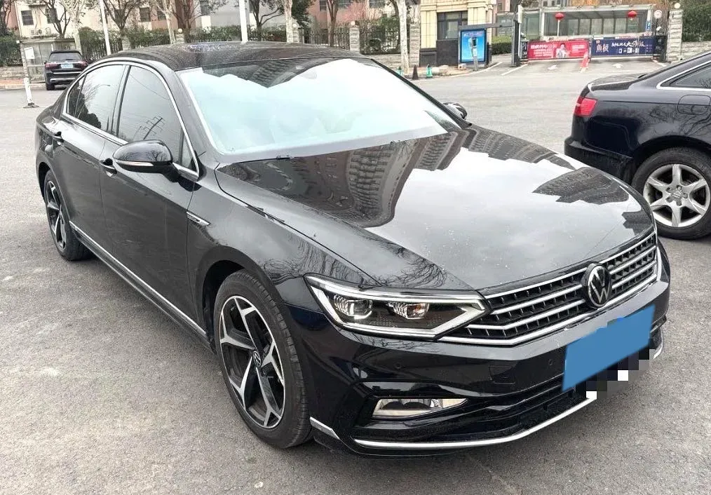 2023 Volkswagen Magotan 2.0T 186HP L4 7DCT,autocango,china used car exporter,china ev exporter,chinese used car exporter,chinese used ev exporter