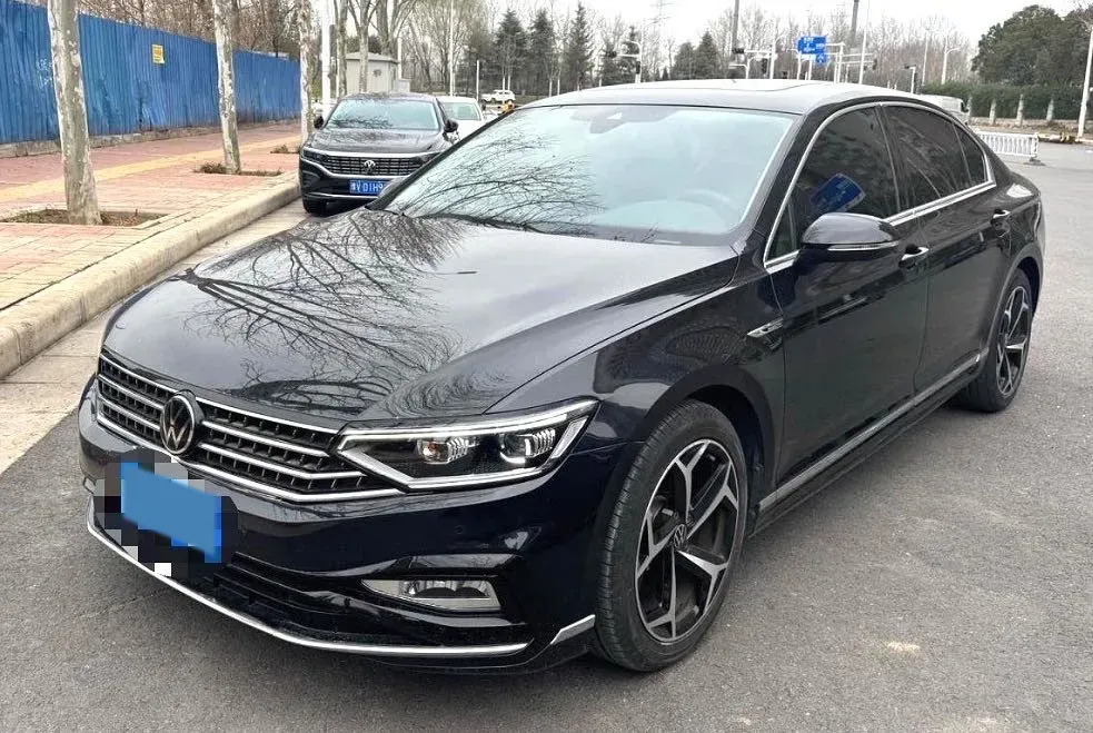2023 Volkswagen Magotan 2.0T 186HP L4 7DCT,autocango,china used car exporter,china ev exporter,chinese used car exporter,chinese used ev exporter