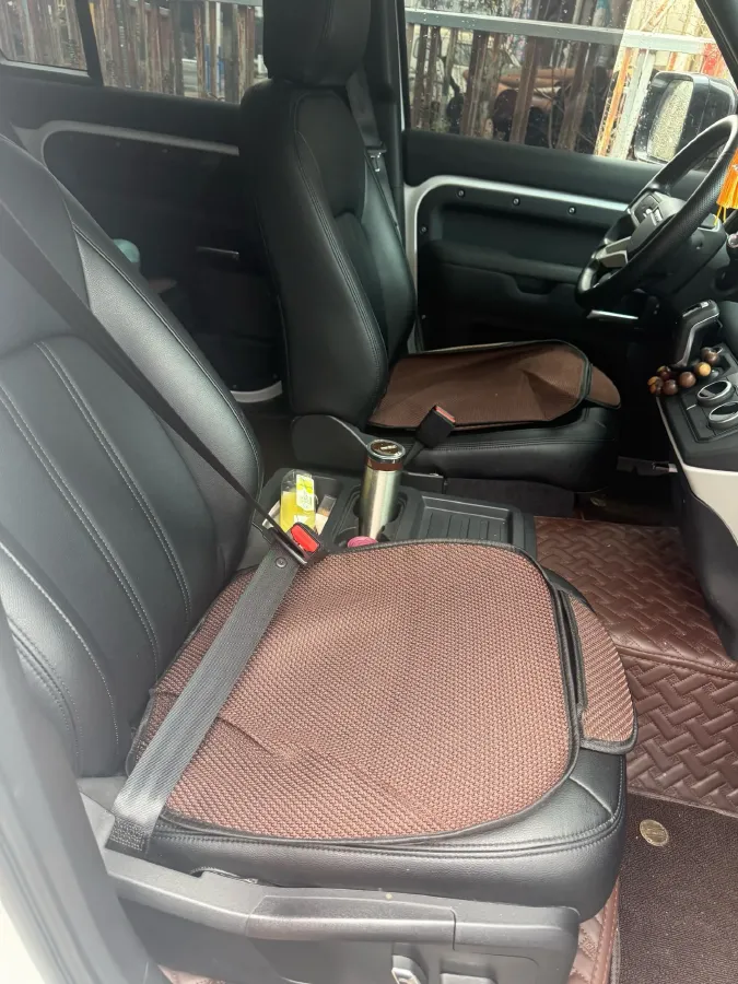 2022 Land Rover Defender 2.0T 300HP L4 8AT,autocango,china used car exporter,china ev exporter,chinese used car exporter,chinese used ev exporter