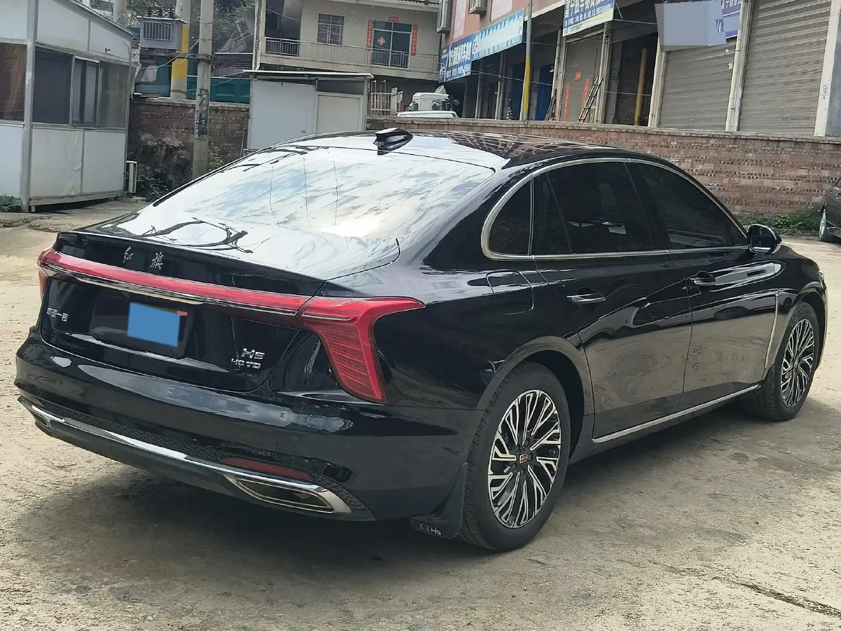 2024 HongQi H5 2.0T 224HP L4 8AT,autocango,china used car exporter,china ev exporter,chinese used car exporter,chinese used ev exporter