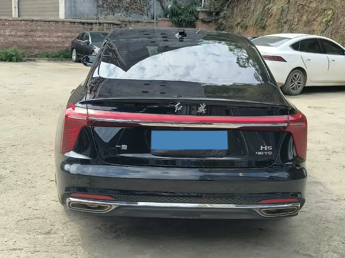 2024 HongQi H5 2.0T 224HP L4 8AT,autocango,china used car exporter,china ev exporter,chinese used car exporter,chinese used ev exporter