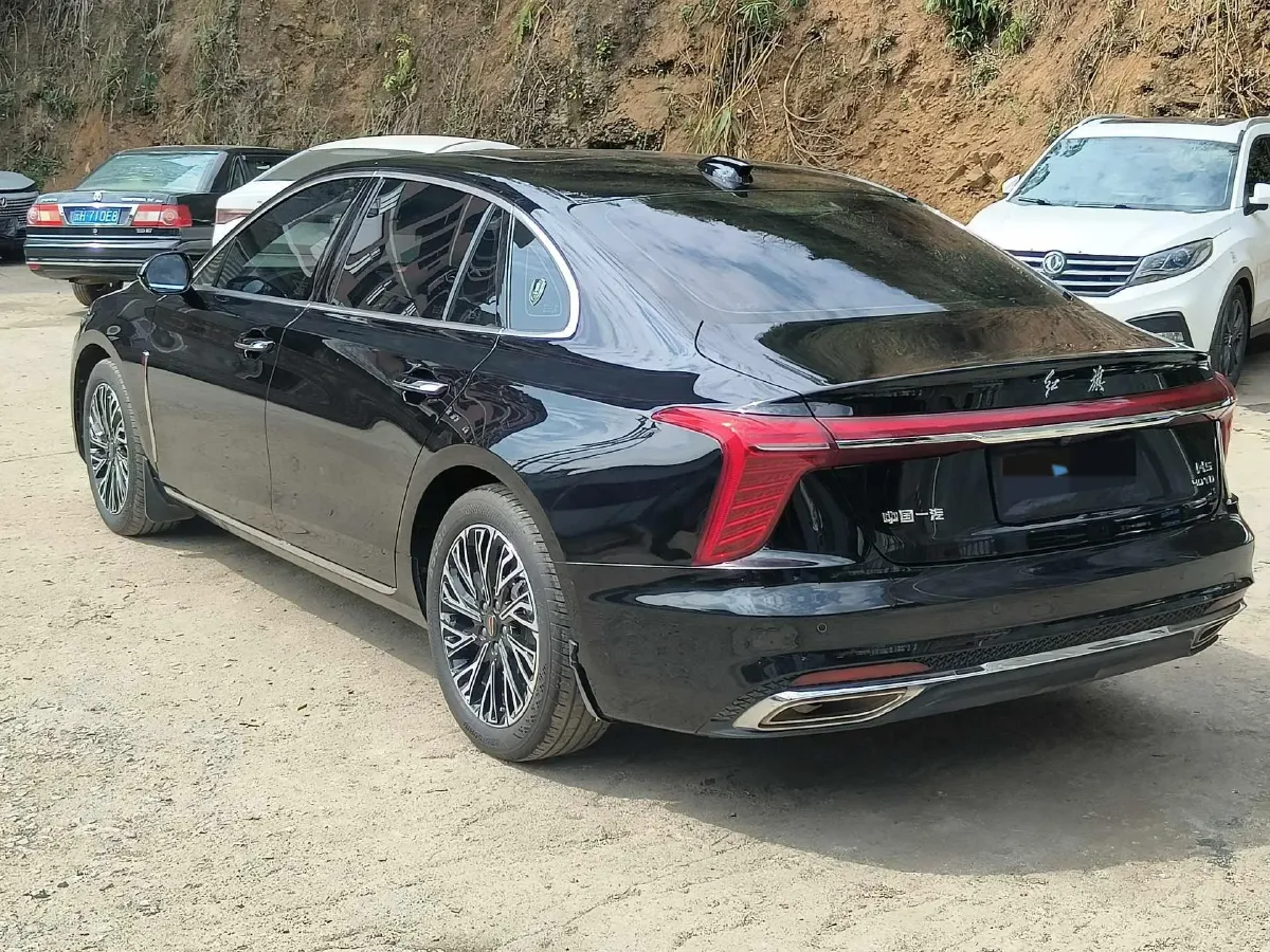 2024 HongQi H5 2.0T 224HP L4 8AT,autocango,china used car exporter,china ev exporter,chinese used car exporter,chinese used ev exporter