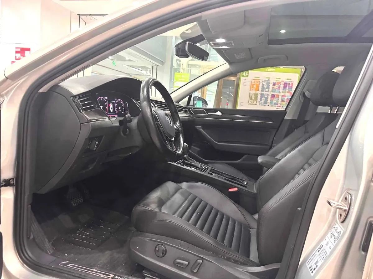 2019 Volkswagen Magotan 2.0T 186HP L4 7DCT,autocango,china used car exporter,china ev exporter,chinese used car exporter,chinese used ev exporter