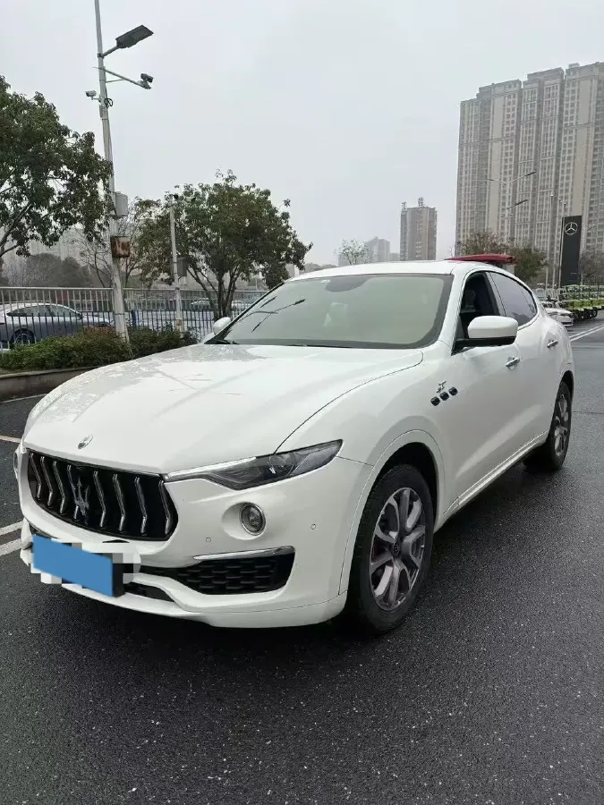 2022 Maserati Levante 2.0T 330HP L4 8AT,autocango,china used car exporter,china ev exporter,chinese used car exporter,chinese used ev exporter