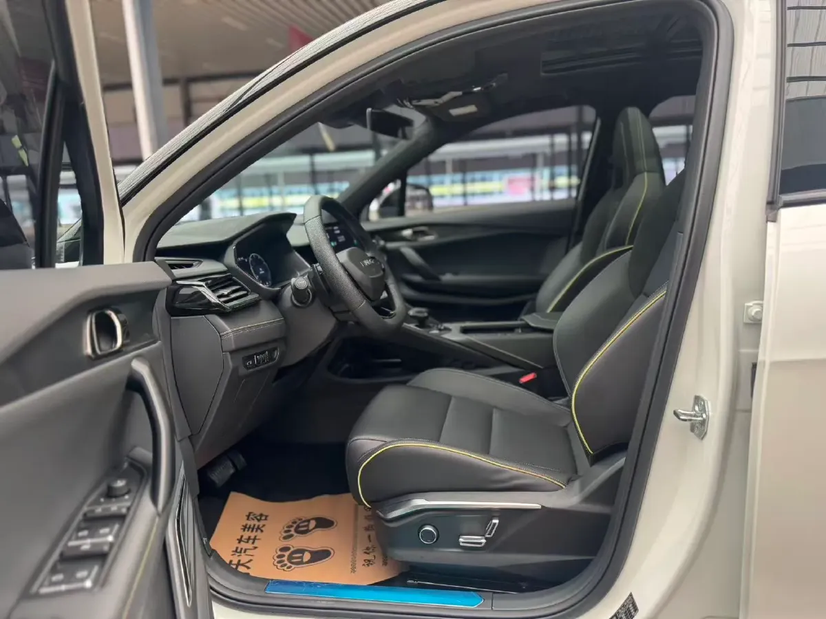 2023 LYNK&CO 06 1.5T 181HP L4 7DCT,autocango,china used car exporter,china ev exporter,chinese used car exporter,chinese used ev exporter