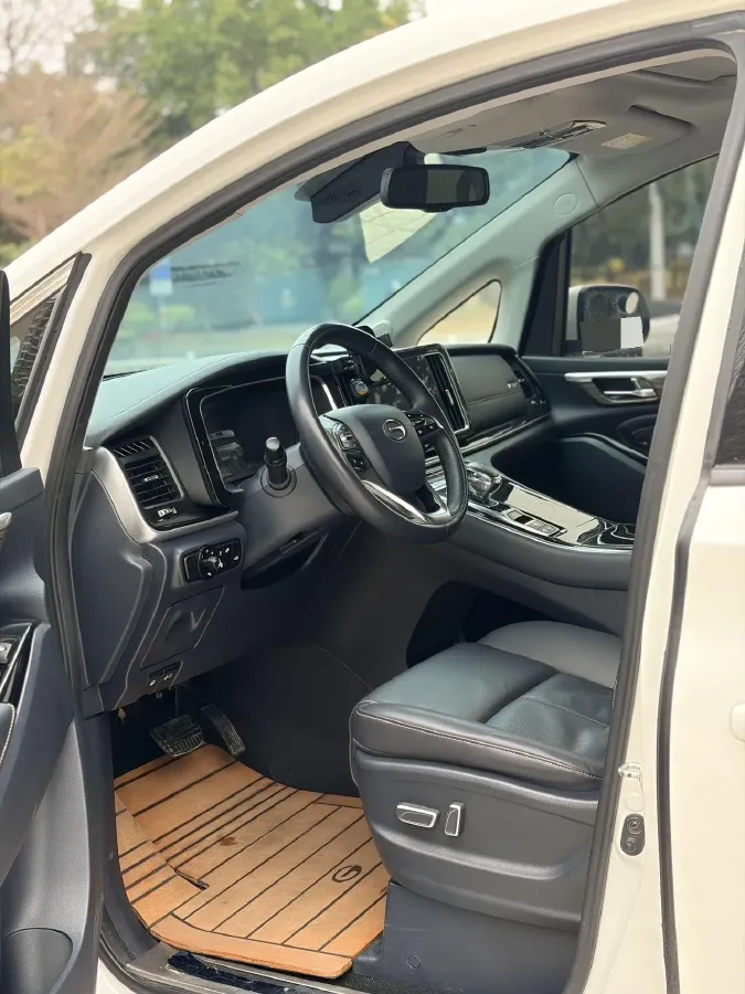 2021 GAC Trumpchi M8 2.0T 252HP L4 8AT,autocango,china used car exporter,china ev exporter,chinese used car exporter,chinese used ev exporter