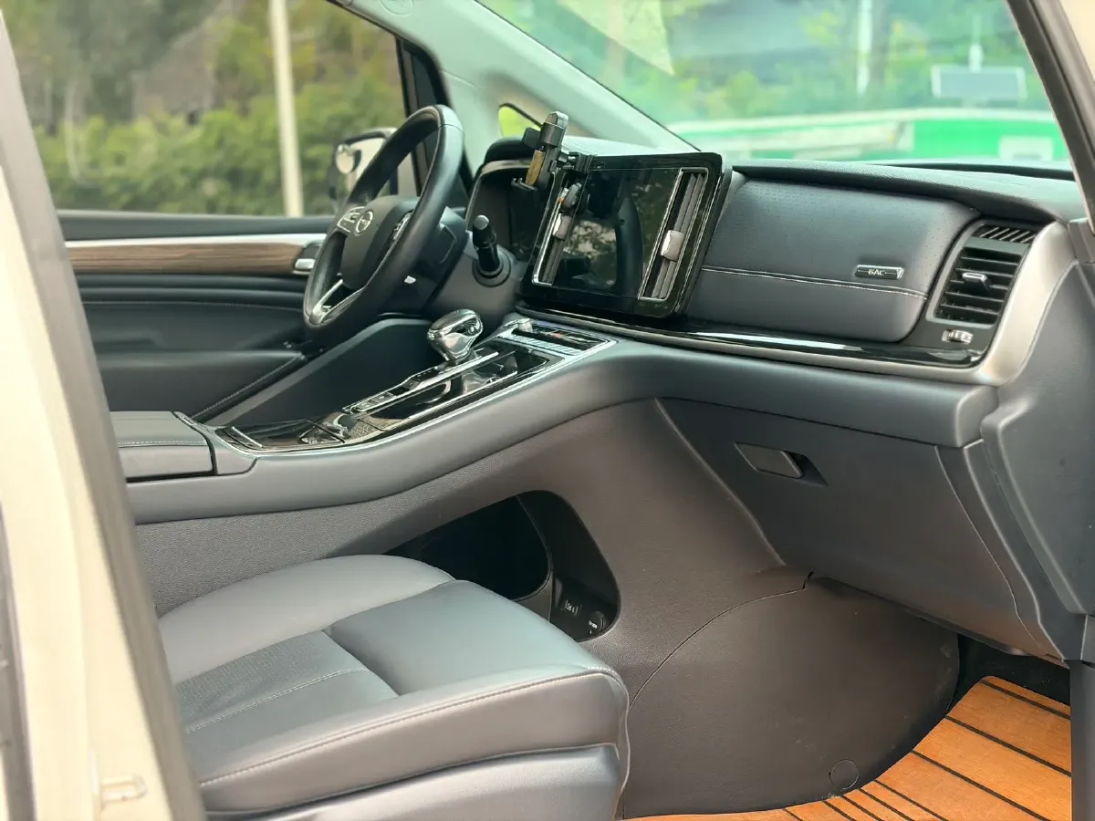 2021 GAC Trumpchi M8 2.0T 252HP L4 8AT,autocango,china used car exporter,china ev exporter,chinese used car exporter,chinese used ev exporter