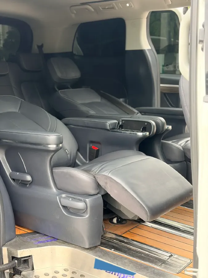 2021 GAC Trumpchi M8 2.0T 252HP L4 8AT,autocango,china used car exporter,china ev exporter,chinese used car exporter,chinese used ev exporter