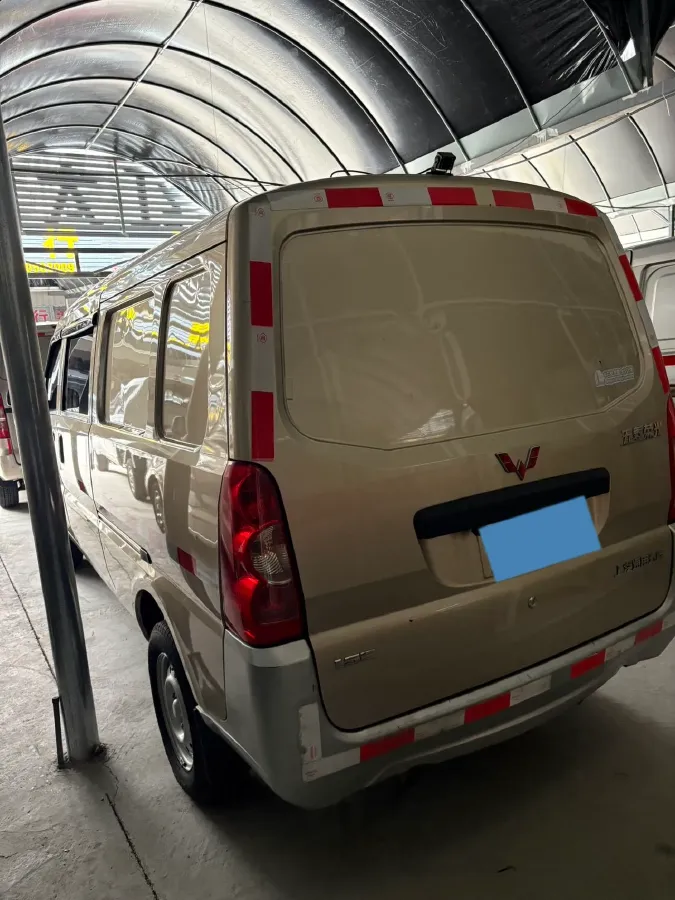 2021 WuLing RongGuang 1.5L 99HP L4 5MT,autocango,china used car exporter,china ev exporter,chinese used car exporter,chinese used ev exporter
