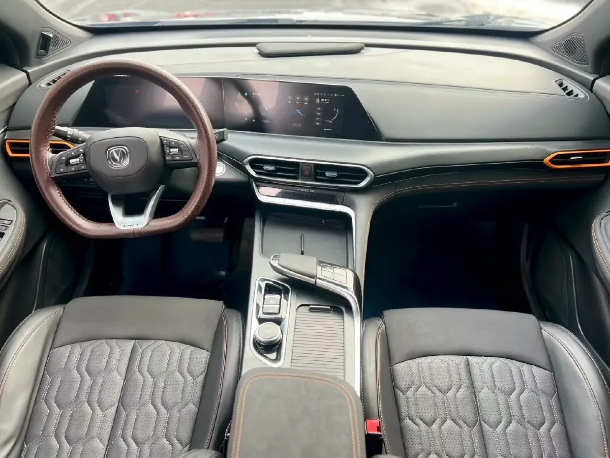 2022 ChangAn UNI-T 1.5T 188HP L4 7DCT,autocango,china used car exporter,china ev exporter,chinese used car exporter,chinese used ev exporter