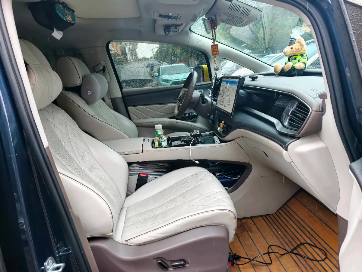 2022 Mercedes-Benz GLC Class 2.0T 197HP L4 9AT,autocango,china used car exporter,china ev exporter,chinese used car exporter,chinese used ev exporter