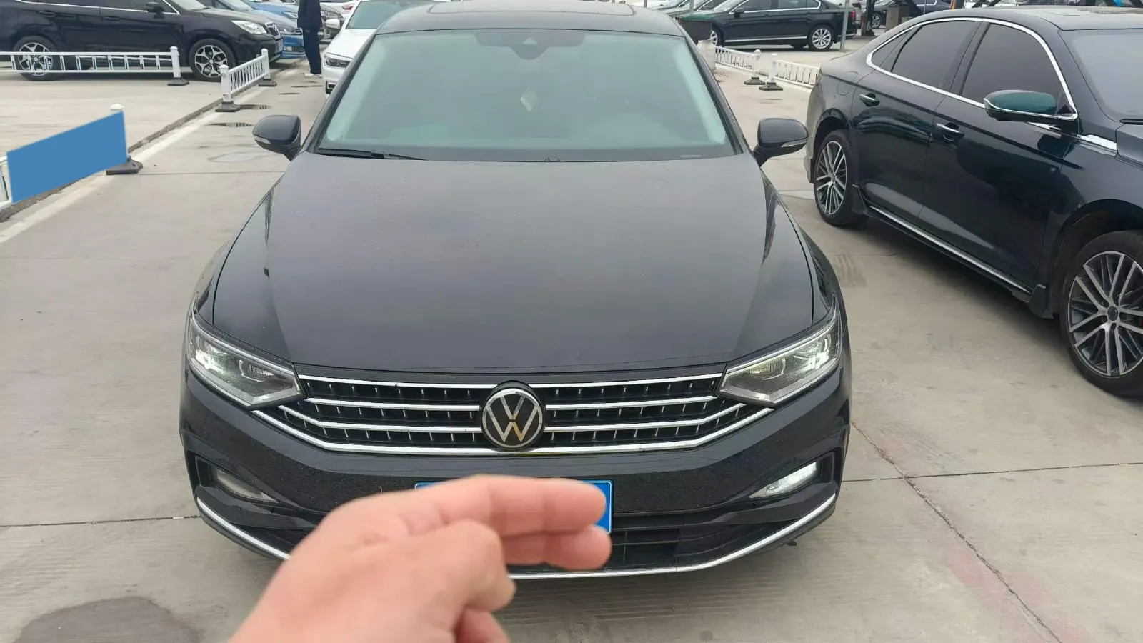 2023 Volkswagen Magotan 2.0T 186HP L4 7DCT,autocango,china used car exporter,china ev exporter,chinese used car exporter,chinese used ev exporter