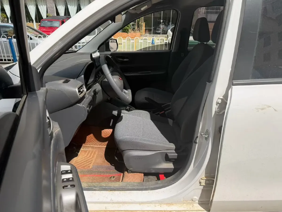 2025 WuLing HongGuang New Energy REEV 99HP REEV,autocango,china used car exporter,china ev exporter,chinese used car exporter,chinese used ev exporter