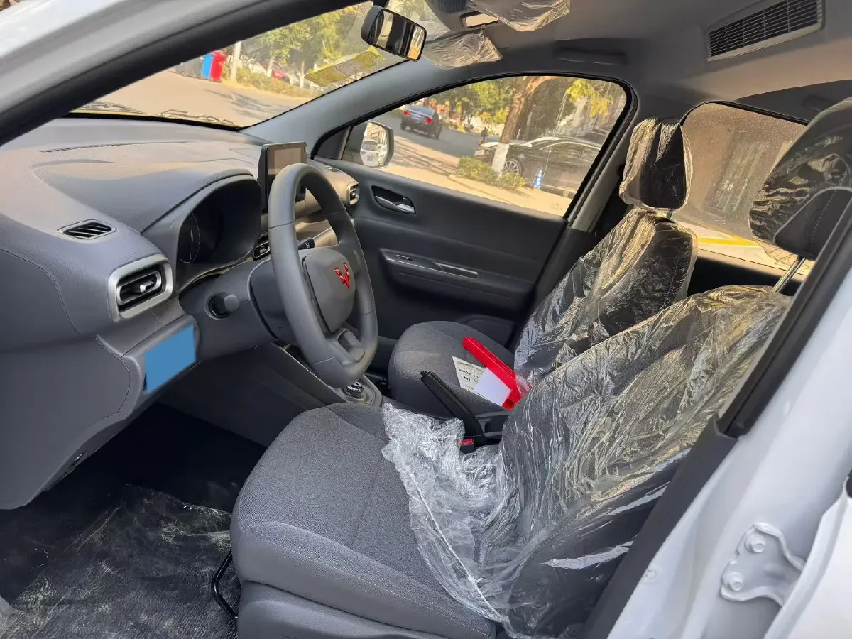 2025 WuLing HongGuang New Energy REEV 99HP REEV,autocango,china used car exporter,china ev exporter,chinese used car exporter,chinese used ev exporter