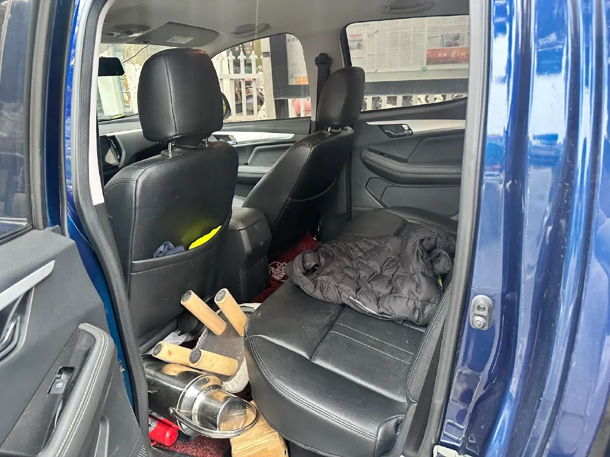 2022 Isuzu RE-MAX Jim 2.8T 120HP L4 5MT,autocango,china used car exporter,china ev exporter,chinese used car exporter,chinese used ev exporter