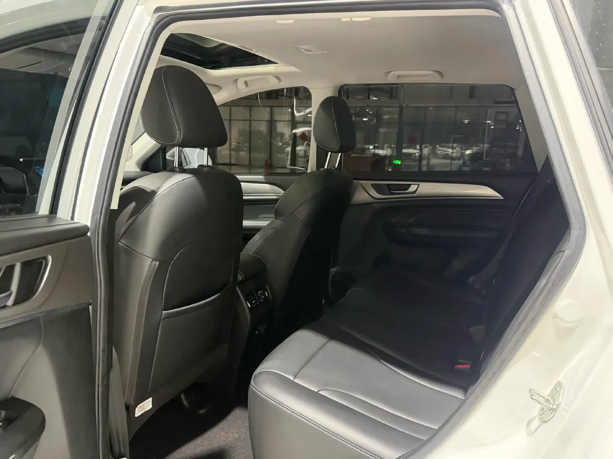 2021 Haval M6 1.5T 150HP L4 7DCT,autocango,china used car exporter,china ev exporter,chinese used car exporter,chinese used ev exporter