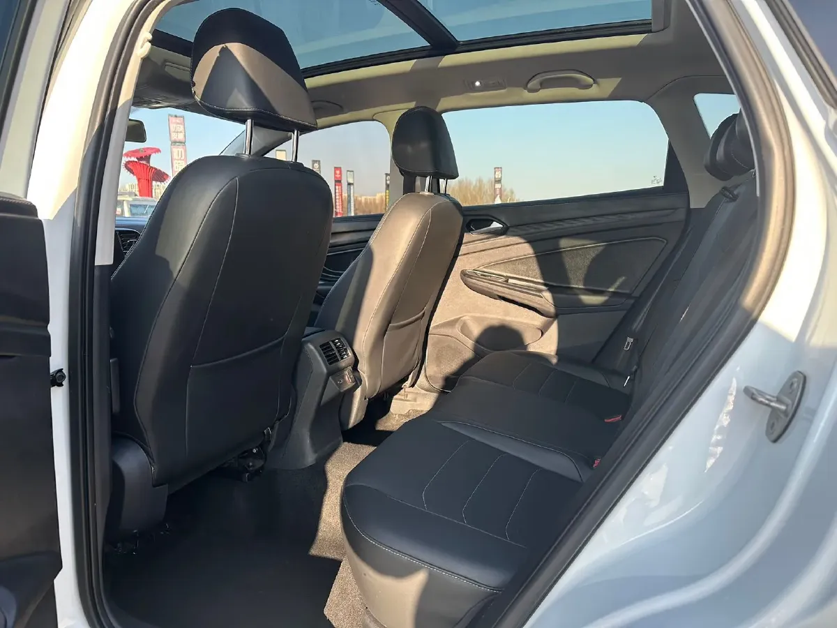 2021 Jetta VS7 1.4T 150HP L4 6AT,autocango,china used car exporter,china ev exporter,chinese used car exporter,chinese used ev exporter