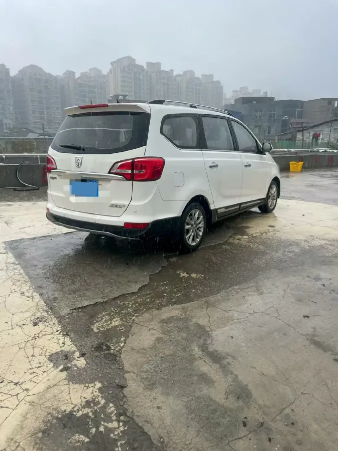 2016 BaoJun 560 1.5T 150HP L4 6MT,autocango,china used car exporter,china ev exporter,chinese used car exporter,chinese used ev exporter