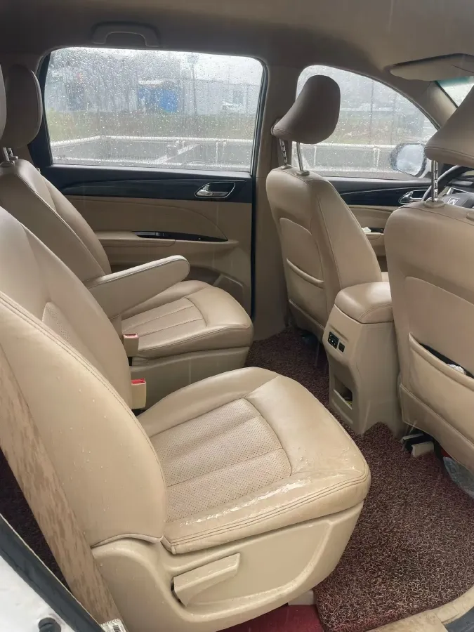 2016 BaoJun 560 1.5T 150HP L4 6MT,autocango,china used car exporter,china ev exporter,chinese used car exporter,chinese used ev exporter