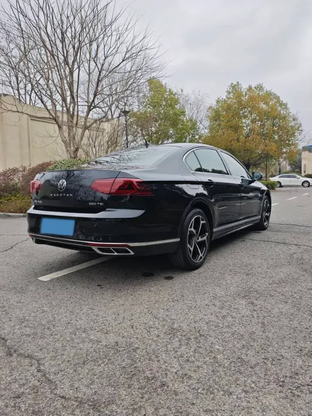 2023 Volkswagen Magotan 1.4T 150HP L4 7DCT,autocango,china used car exporter,china ev exporter,chinese used car exporter,chinese used ev exporter