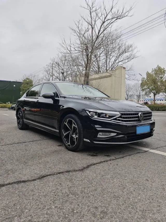 2023 Volkswagen Magotan 1.4T 150HP L4 7DCT,autocango,china used car exporter,china ev exporter,chinese used car exporter,chinese used ev exporter