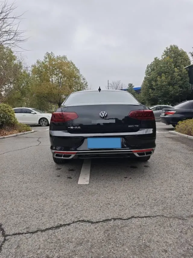 2023 Volkswagen Magotan 1.4T 150HP L4 7DCT,autocango,china used car exporter,china ev exporter,chinese used car exporter,chinese used ev exporter