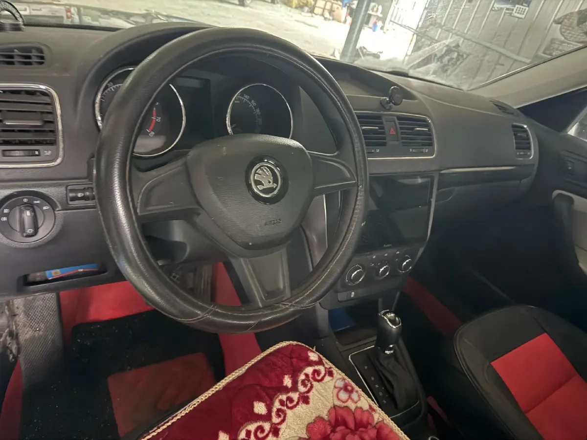 2017 Skoda Yeti 1.4T 150HP L4 7DCT,autocango,china used car exporter,china ev exporter,chinese used car exporter,chinese used ev exporter