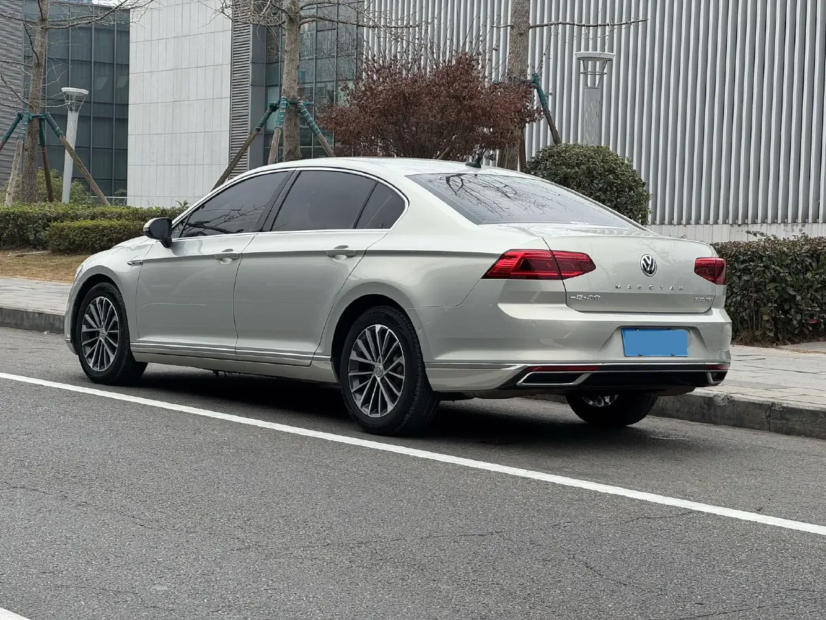 2020 Volkswagen Magotan 2.0T 220HP L4 7DCT,autocango,china used car exporter,china ev exporter,chinese used car exporter,chinese used ev exporter