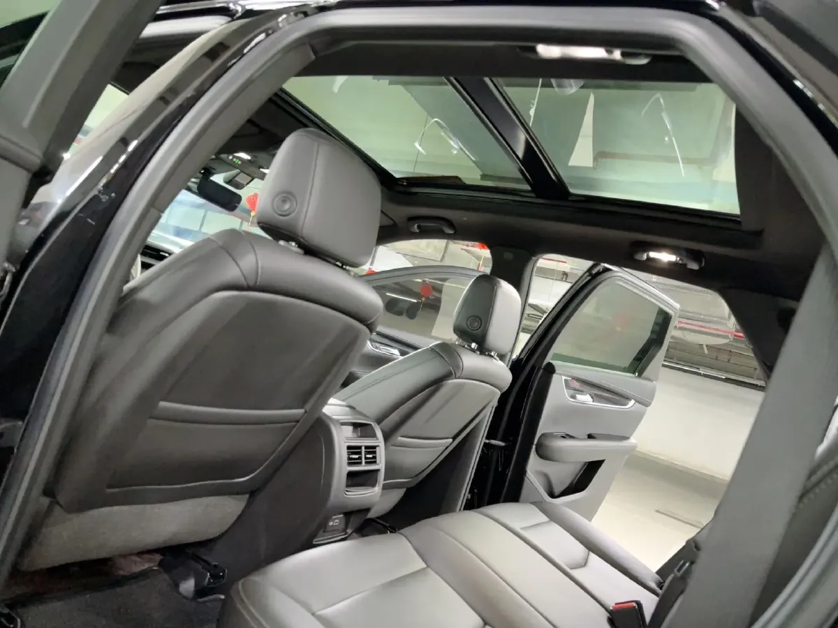 2022 Cadillac XT5 2.0T 237HP L4 9AT,autocango,china used car exporter,china ev exporter,chinese used car exporter,chinese used ev exporter