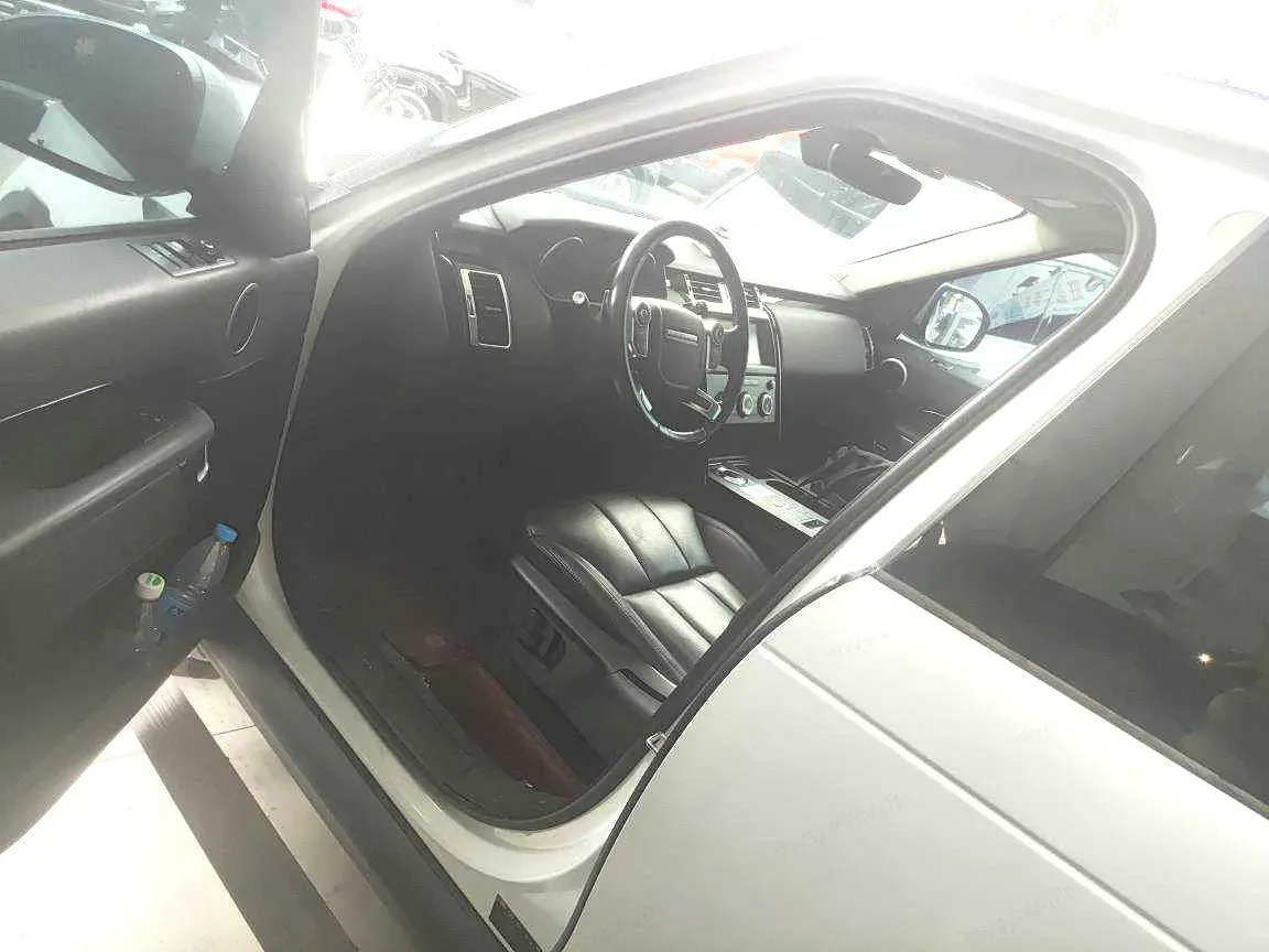 2018 Land Rover Discovery 2.0T 300HP L4 8AT,autocango,china used car exporter,china ev exporter,chinese used car exporter,chinese used ev exporter