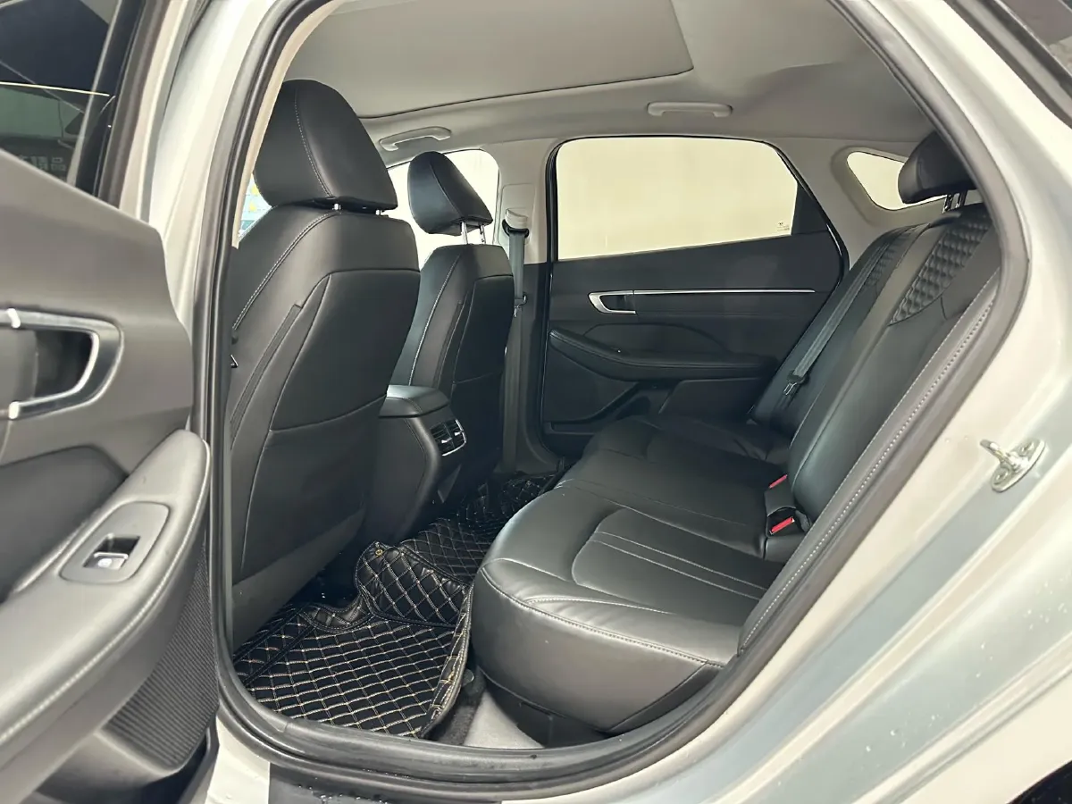 2024 Hyundai Sonata 1.5T 170HP L4 8AT,autocango,china used car exporter,china ev exporter,chinese used car exporter,chinese used ev exporter