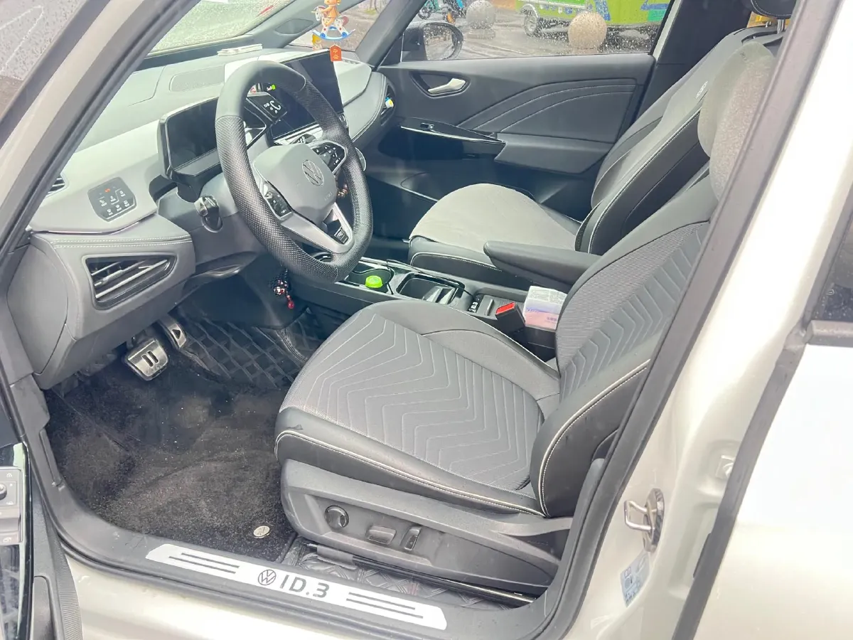 2024 Volkswagen ID.3 BEV 52.8KWH,autocango,china used car exporter,china ev exporter,chinese used car exporter,chinese used ev exporter