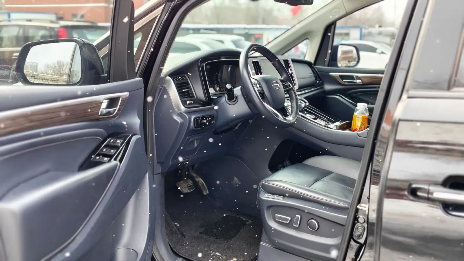 2021 GAC Trumpchi M8 2.0T 252HP L4 8AT,autocango,china used car exporter,china ev exporter,chinese used car exporter,chinese used ev exporter