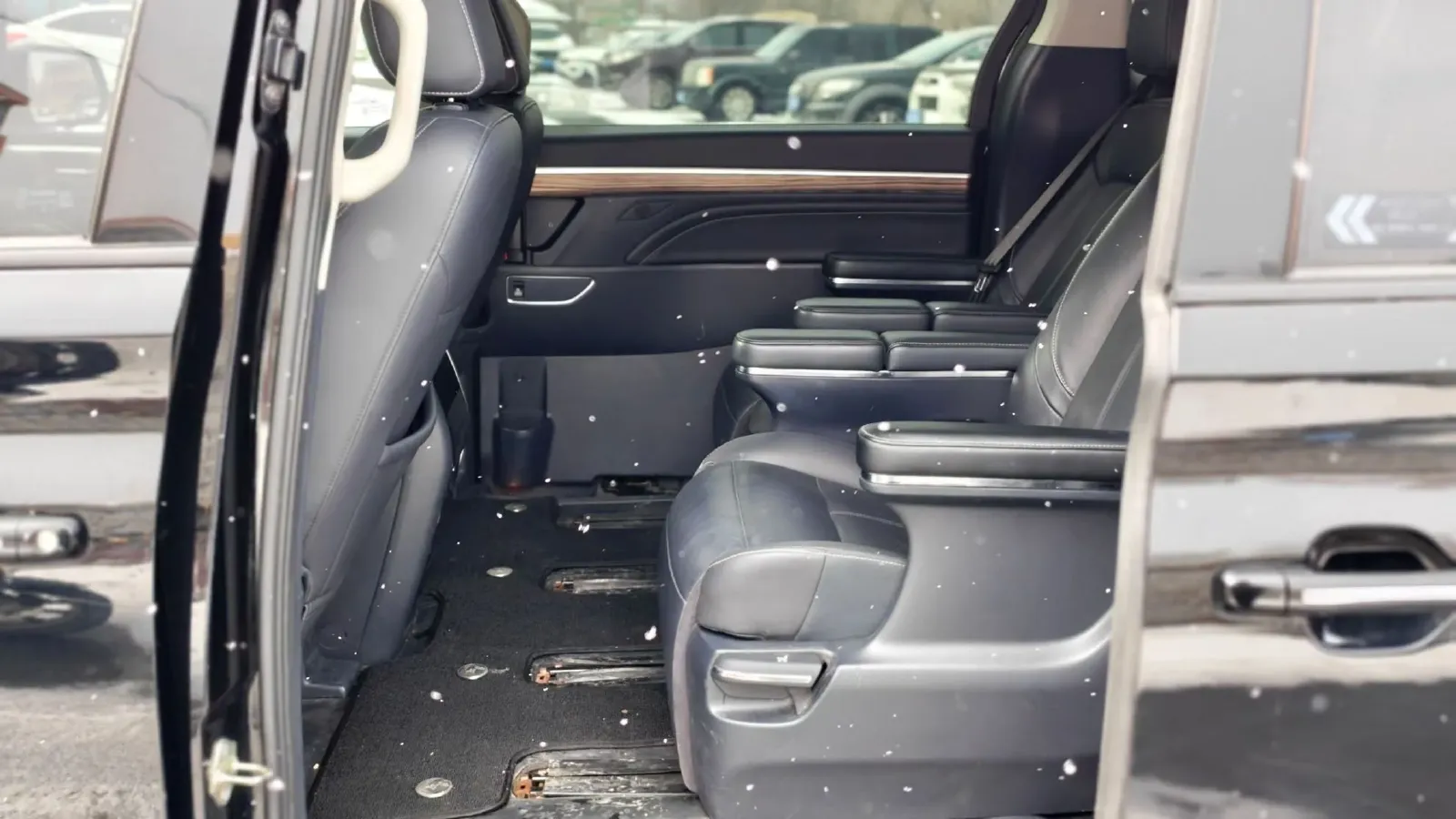 2021 GAC Trumpchi M8 2.0T 252HP L4 8AT,autocango,china used car exporter,china ev exporter,chinese used car exporter,chinese used ev exporter