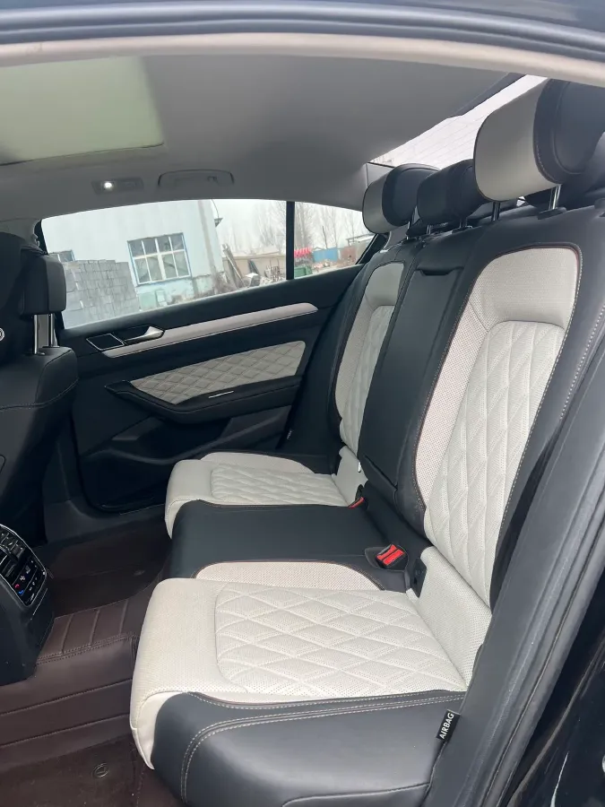 2023 Volkswagen Magotan 2.0T 186HP L4 7DCT,autocango,china used car exporter,china ev exporter,chinese used car exporter,chinese used ev exporter