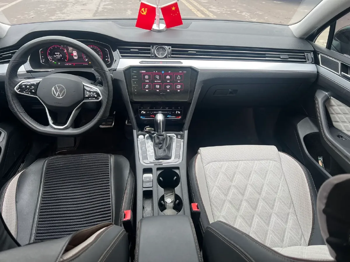 2023 Volkswagen Magotan 2.0T 186HP L4 7DCT,autocango,china used car exporter,china ev exporter,chinese used car exporter,chinese used ev exporter