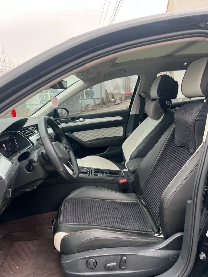 2023 Volkswagen Magotan 2.0T 186HP L4 7DCT,autocango,china used car exporter,china ev exporter,chinese used car exporter,chinese used ev exporter