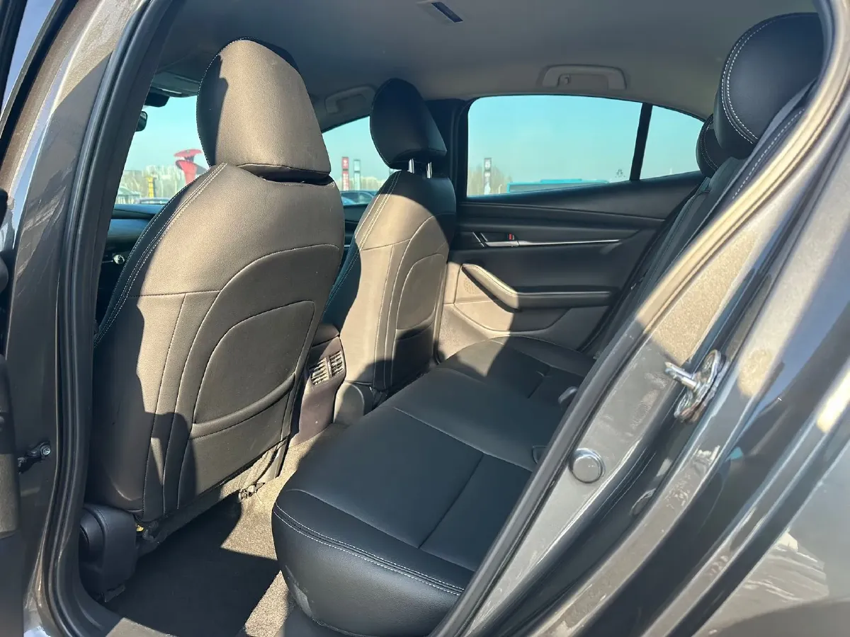 2021 Mazda 3 Axela 1.5L 117HP L4 6AT,autocango,china used car exporter,china ev exporter,chinese used car exporter,chinese used ev exporter