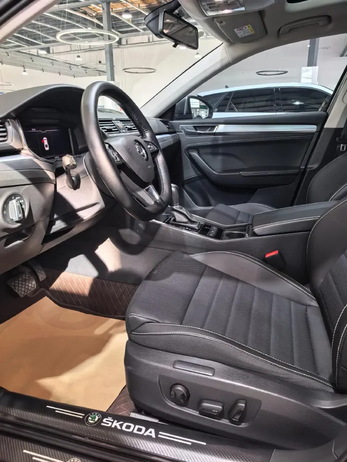 2023 Skoda Superb 1.4T 150HP L4 7DCT,autocango,china used car exporter,china ev exporter,chinese used car exporter,chinese used ev exporter