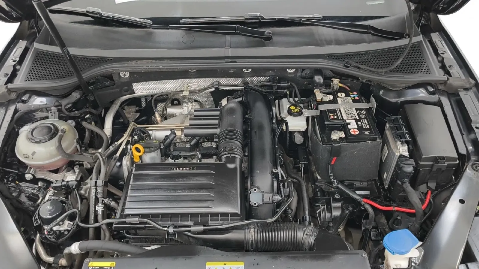 2020 Volkswagen Magotan 1.4T 150HP L4 7DCT,autocango,china used car exporter,china ev exporter,chinese used car exporter,chinese used ev exporter