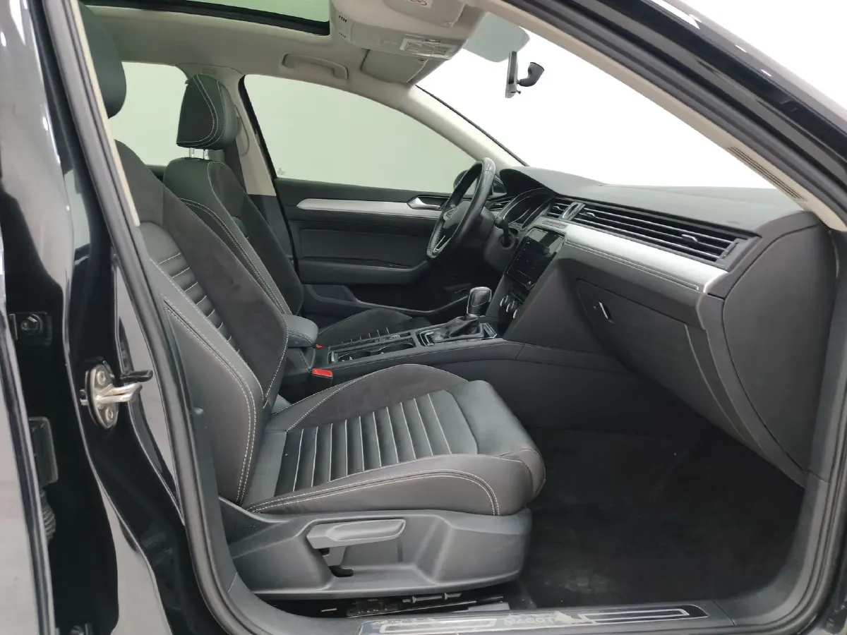 2020 Volkswagen Magotan 1.4T 150HP L4 7DCT,autocango,china used car exporter,china ev exporter,chinese used car exporter,chinese used ev exporter