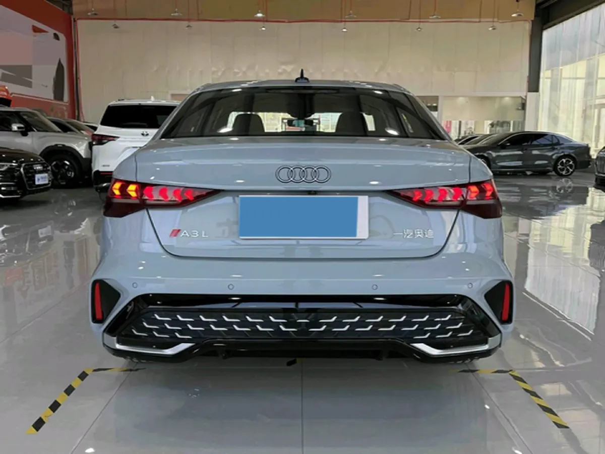 2025 Audi A3 1.5T 160HP L4 7DCT,autocango,china used car exporter,china ev exporter,chinese used car exporter,chinese used ev exporter
